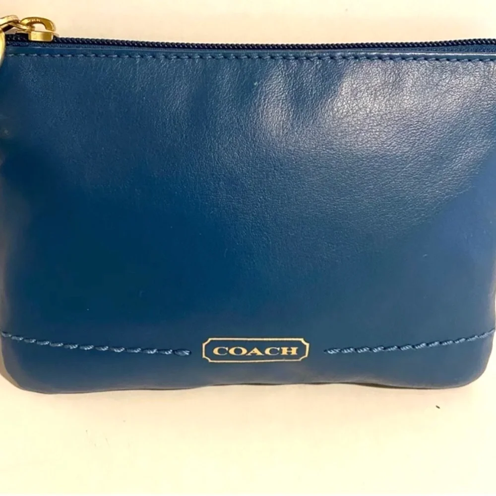 Coach vintage blue leather wristlet - Picture 2 of 6